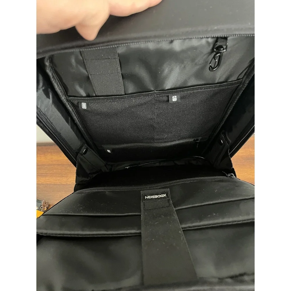 XD Design Bobby Bizz Anti-Theft Backpack Briefcase Black‎ EUC